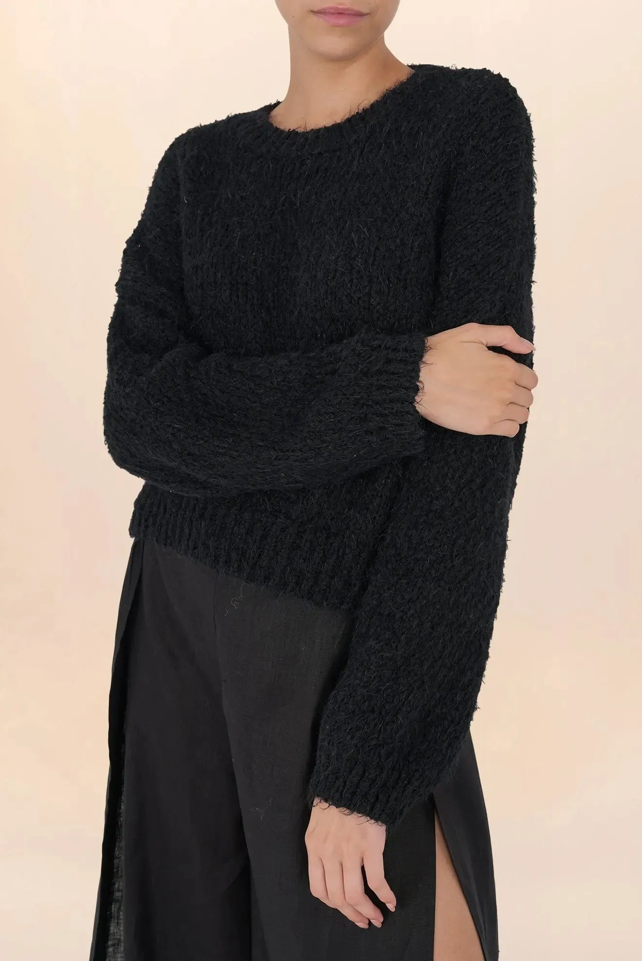 BLACK AMALIA FLUFFY  SWEATER